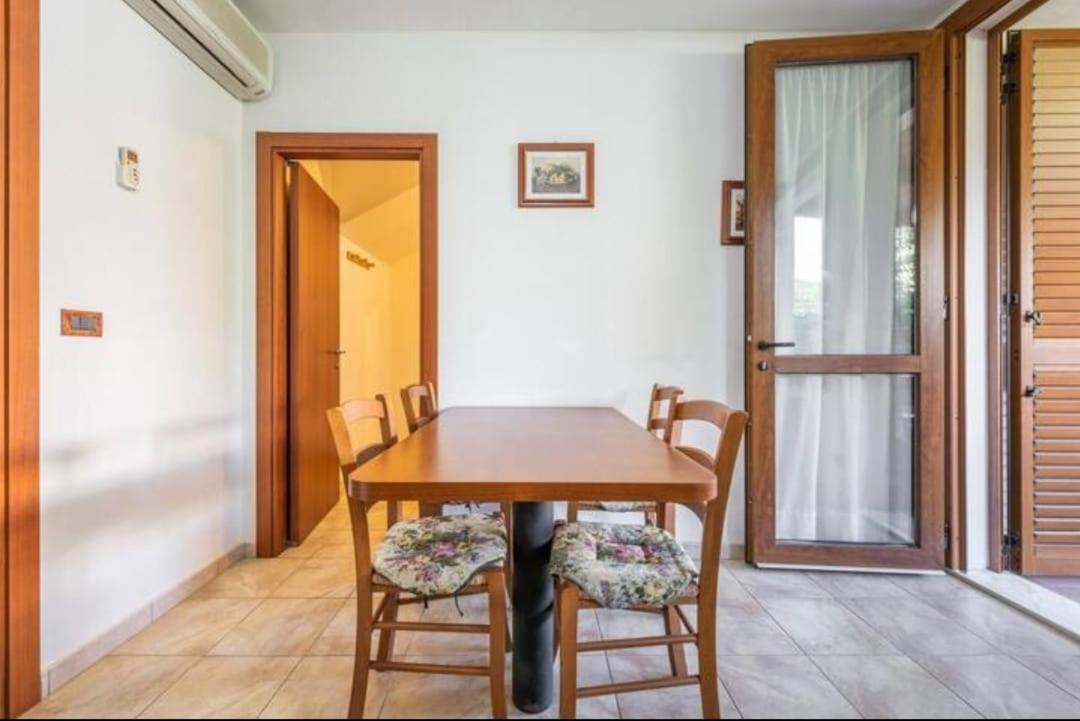 Vila Geremeas Country Club Marongiu Exteriér fotografie